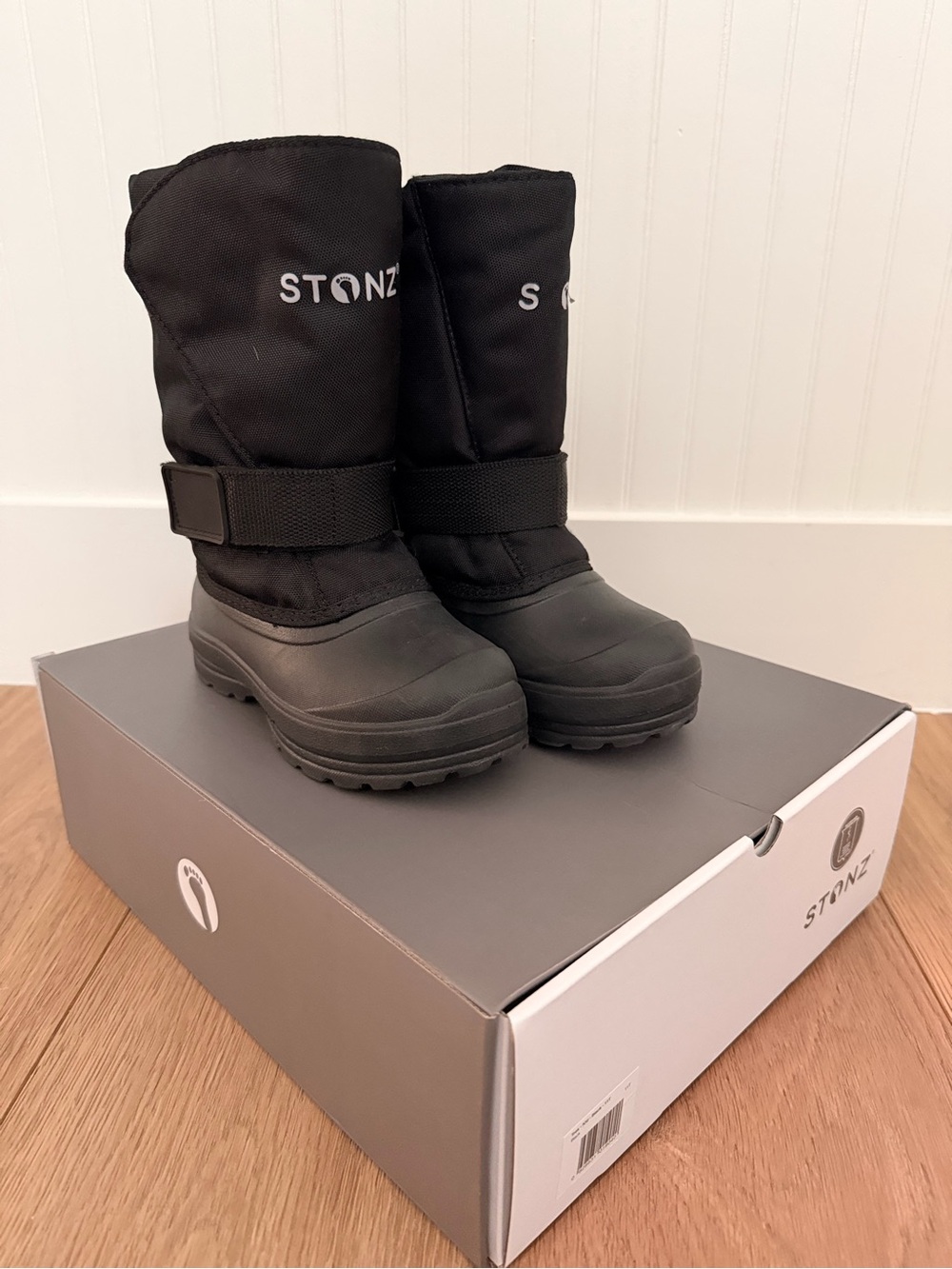 Stonz Trek Kid Snow Boots in Black